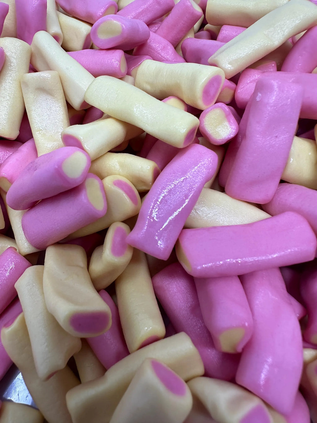 Rhubarb and Custard Pudding Bites – Chewy British Candy Mix (Pink and Cream)