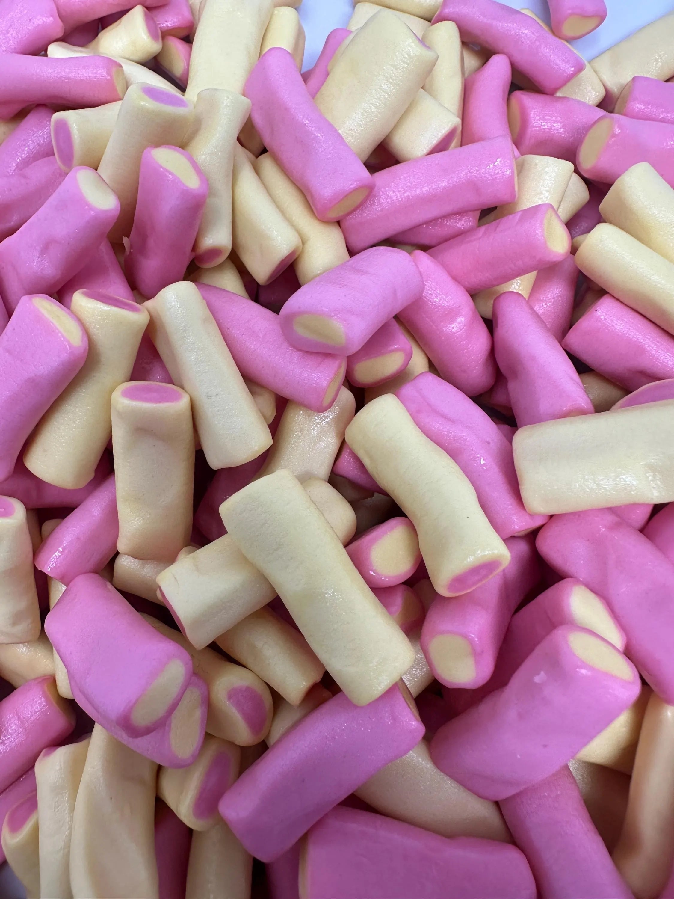 Rhubarb and Custard Pudding Bites – Chewy British Candy Mix (Pink and Cream)