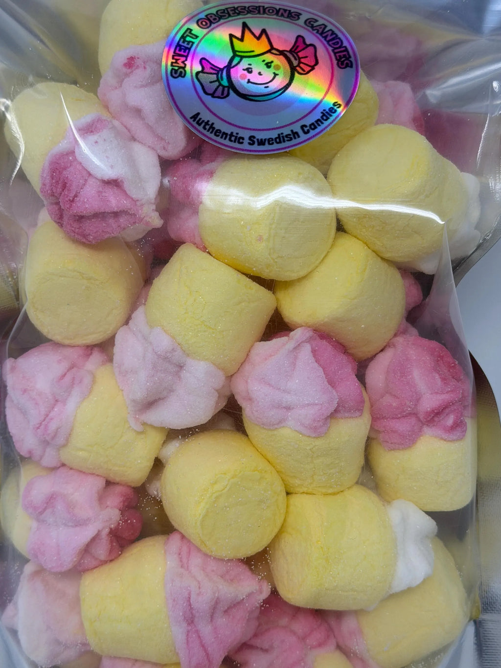 Swedish Marshmallow Cupcakes – Soft Vanilla Sugar-Dusted Marshmallows