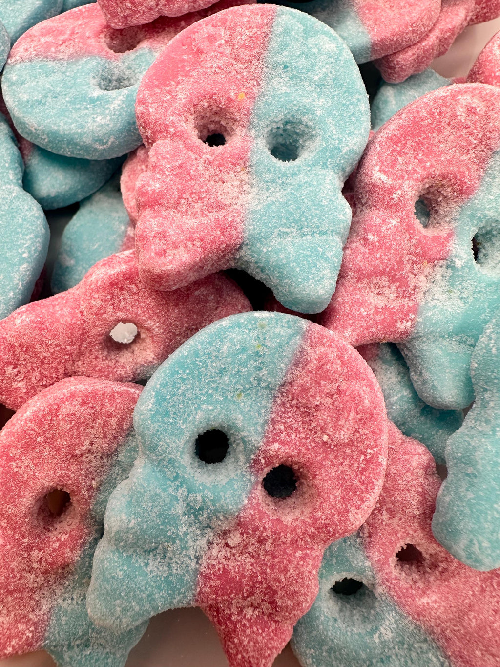 Bubs Swedish Fizzy Sour Bubblegum Skully Candy