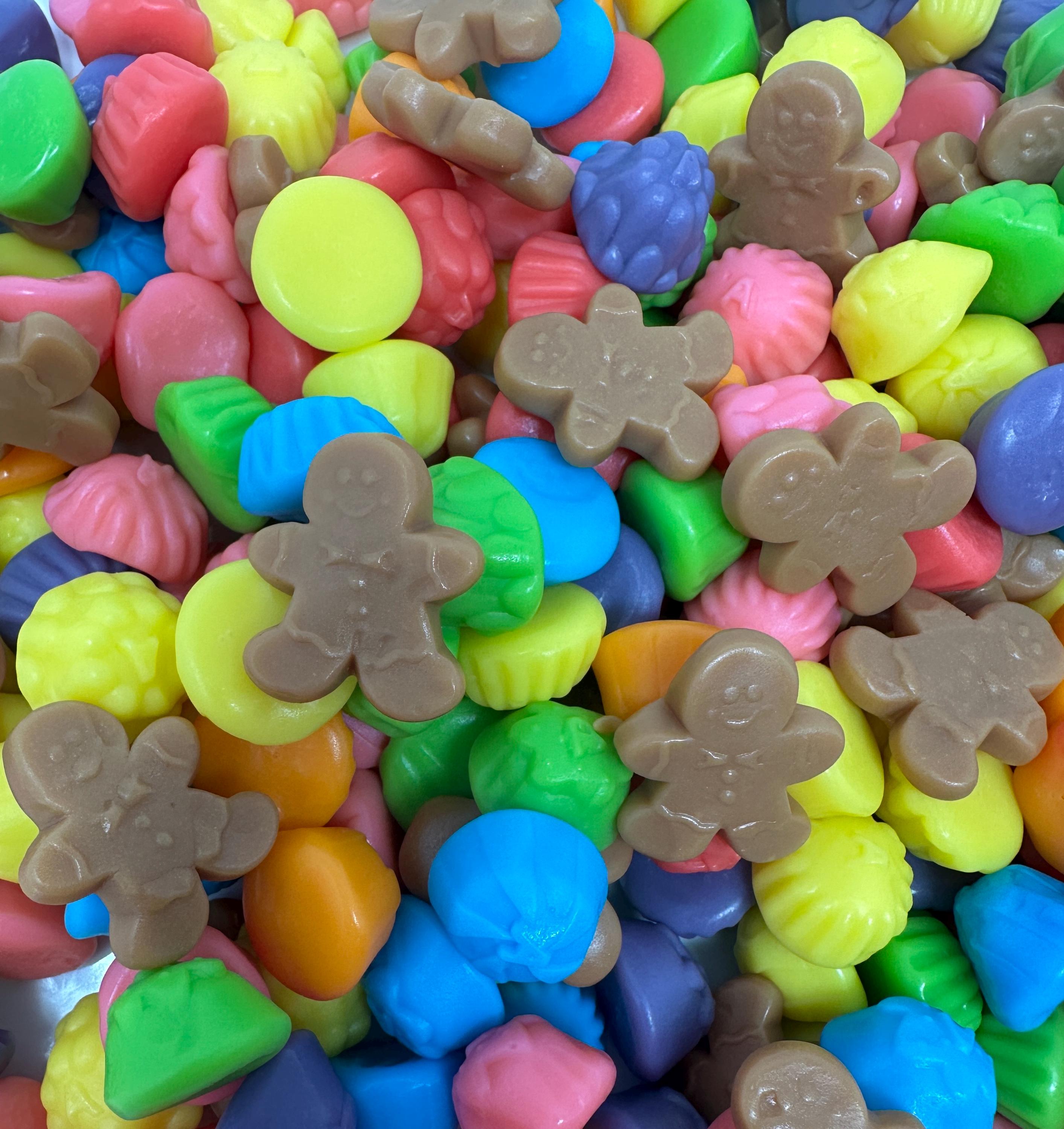 Gingerbread Giggle Gummies – Holiday Gummy Mix