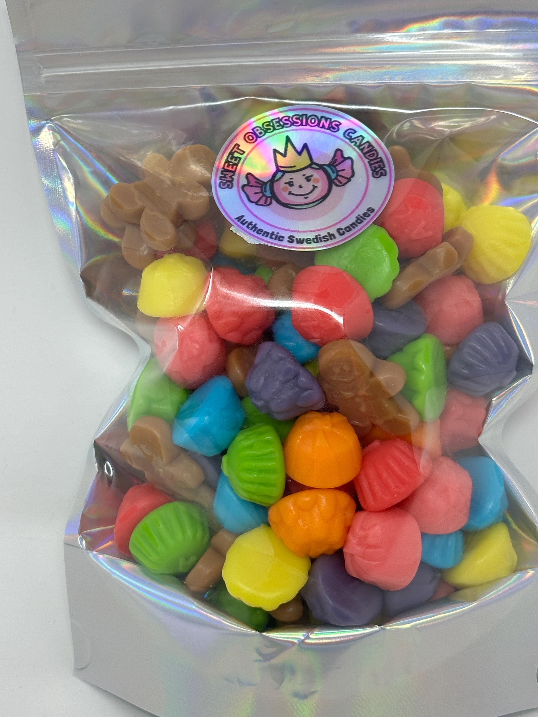 Gingerbread Giggle Gummies – Holiday Gummy Mix